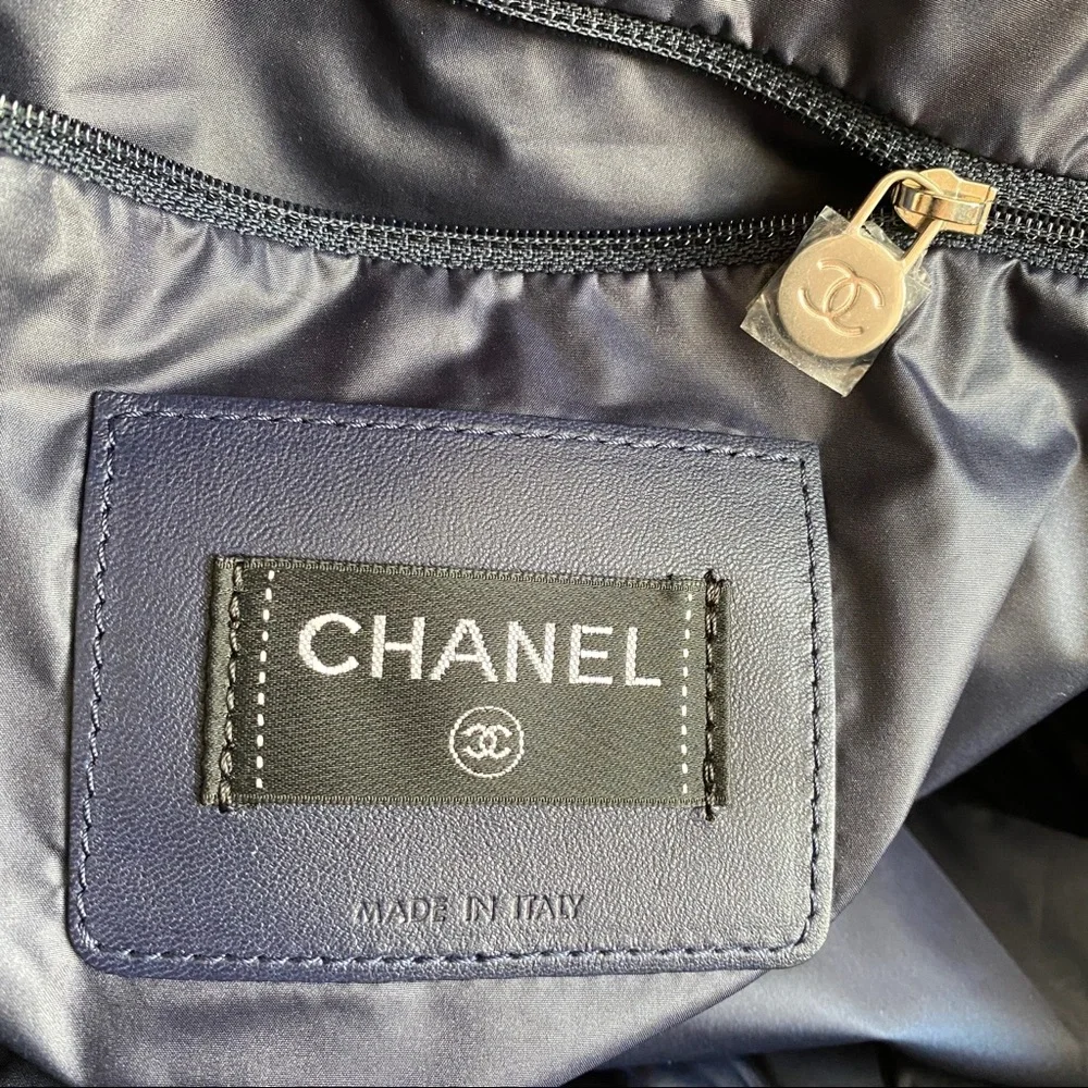 Chanel Doudoune navy leather Backpack